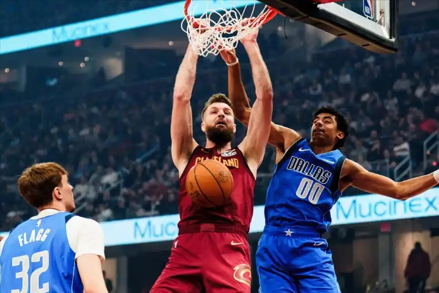 足球比分-首秀24+8+6记三分！“黑八”功臣&amp;amp;6400万先生，哈登超级帮手来了